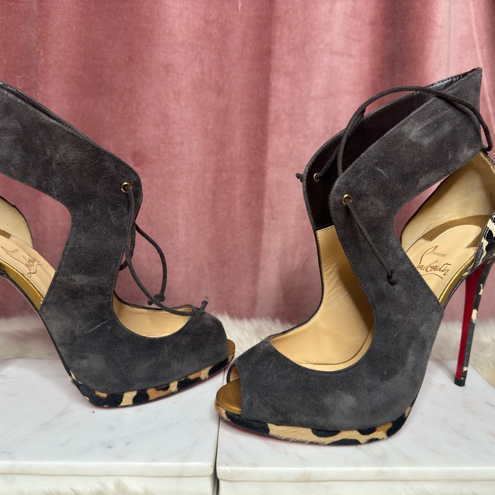 CHRISTIAN LOUBOUTIN NIB CAMPANIA TAUPE SUEDE PYTHON HEEL PUMPS 38 - Picture 4 of 12